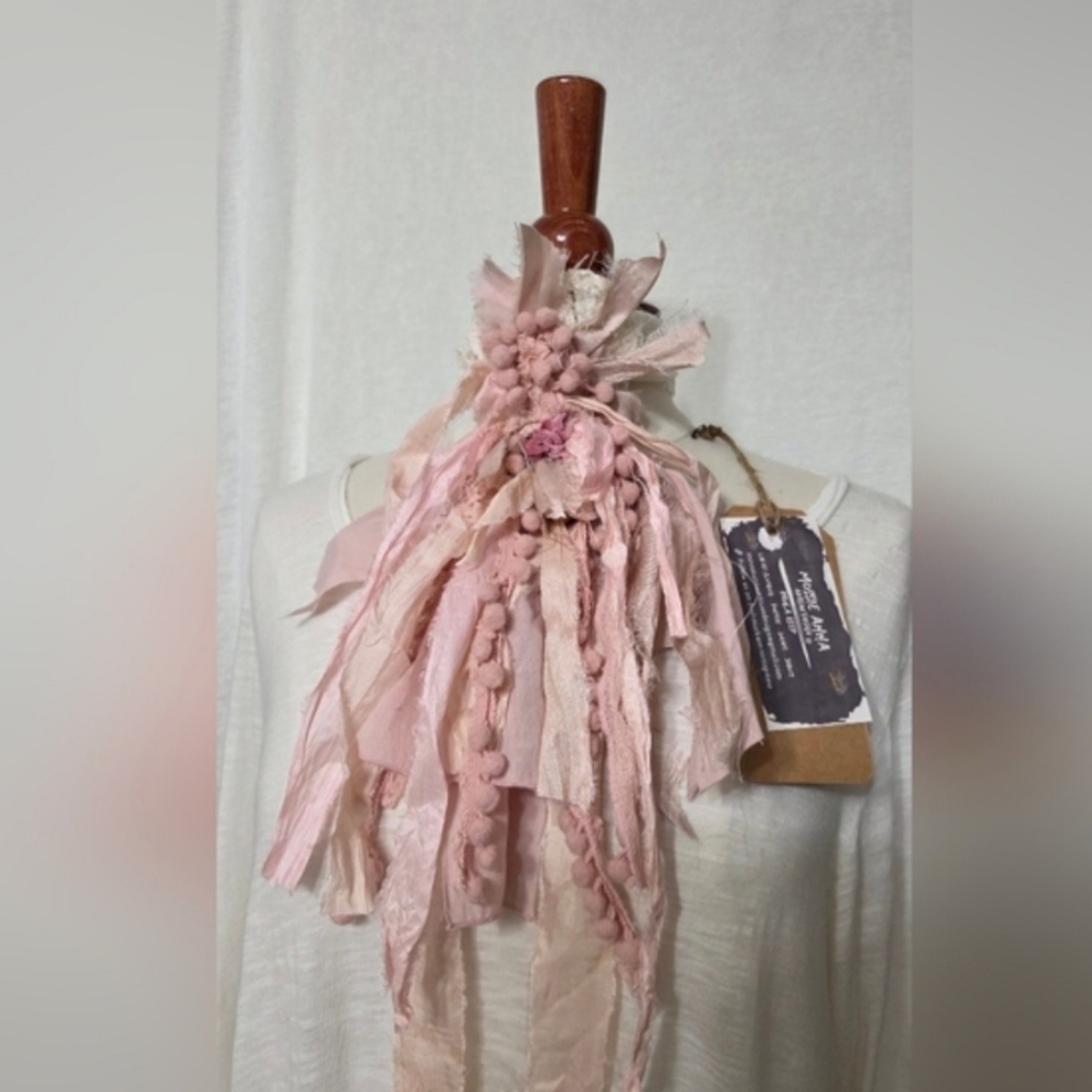 SOLD!!!! JABOT🩷 BABY PINK🩷MOSSIE ANNA ARTISAN DESIGN OOAK NWT